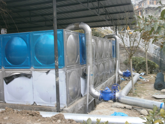 重慶黔龍集團(tuán)水泵機組調(diào)試和水箱