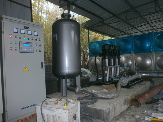 重慶黔龍集團(tuán)水泵機組調(diào)試和水箱